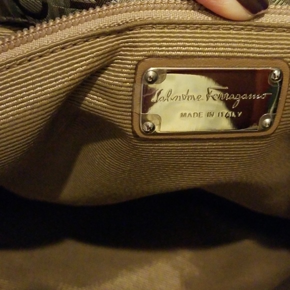 Authentic Salvador ferragamo - Picture 4 of 5